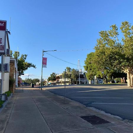 Gateway Motor Inn Narrandera Esterno foto