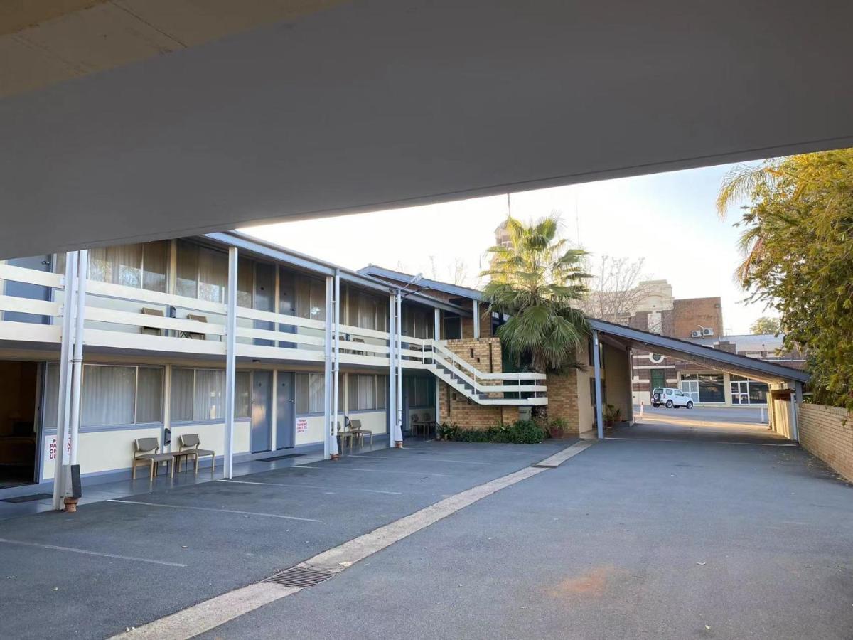 Gateway Motor Inn Narrandera Esterno foto