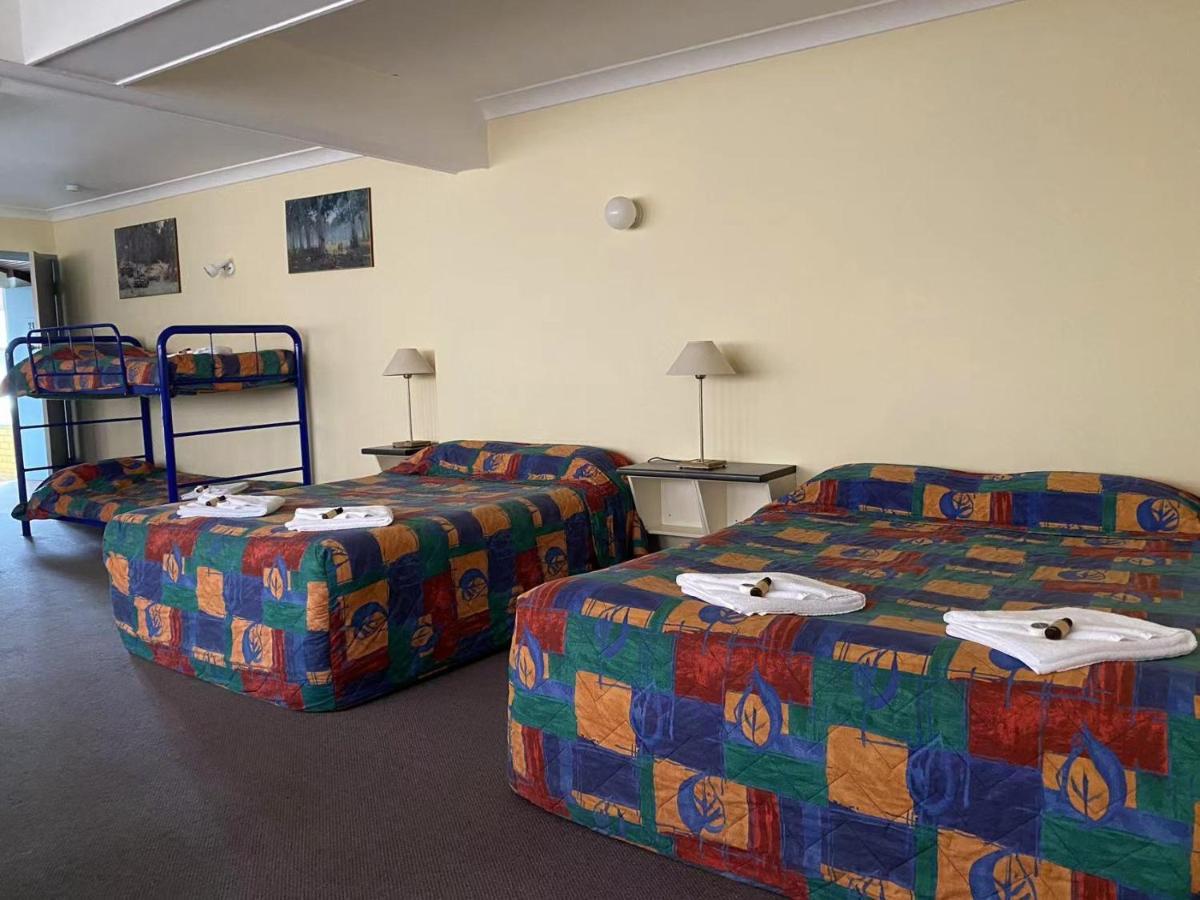 Gateway Motor Inn Narrandera Esterno foto