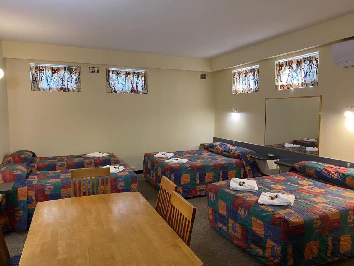 Gateway Motor Inn Narrandera Esterno foto