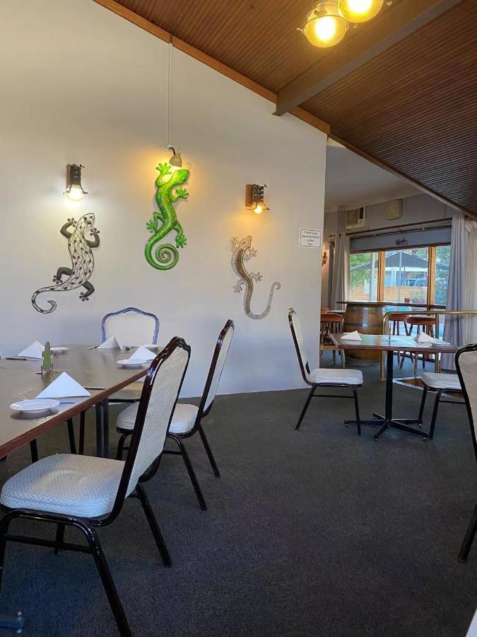 Gateway Motor Inn Narrandera Esterno foto