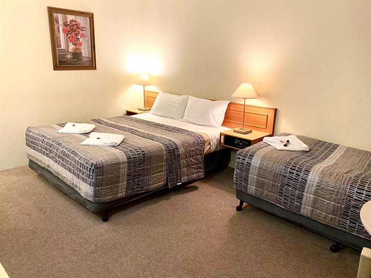 Gateway Motor Inn Narrandera Esterno foto