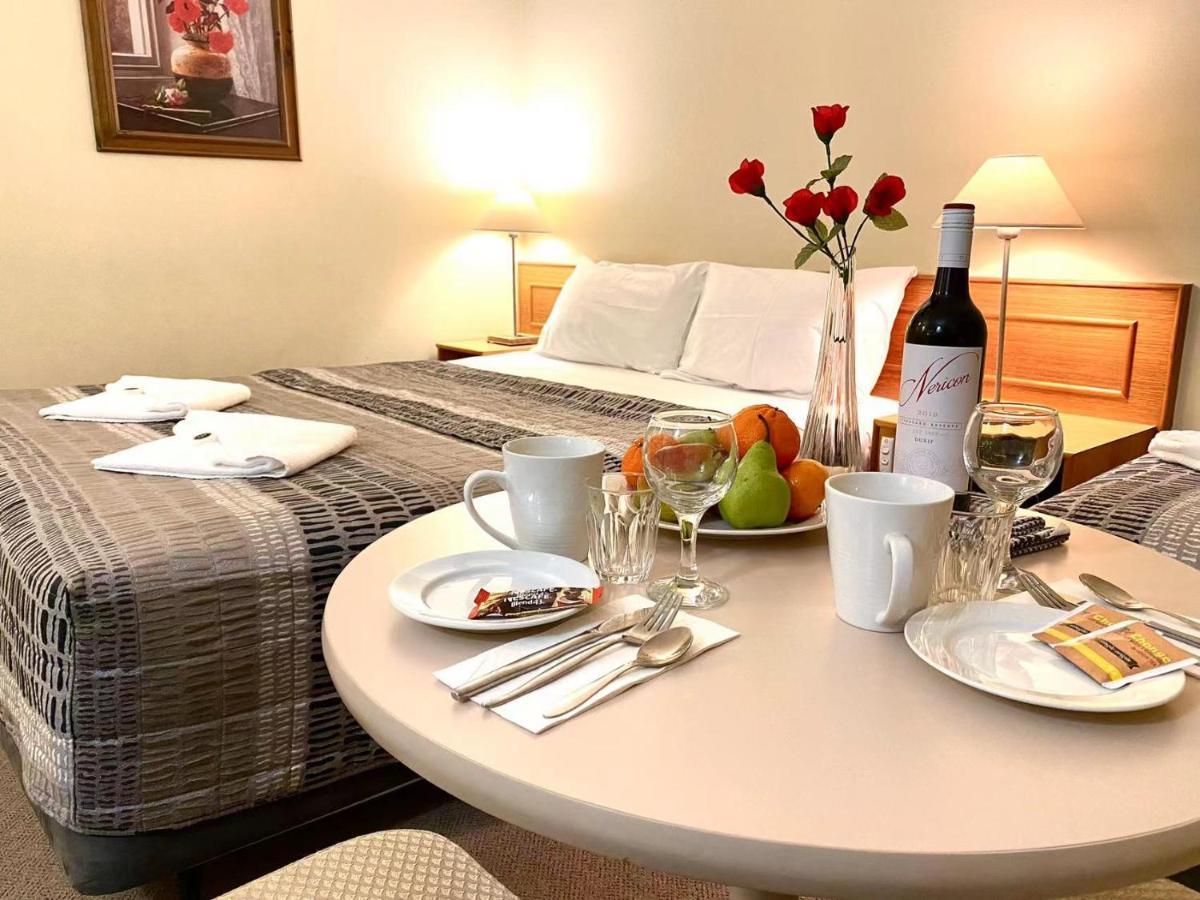 Gateway Motor Inn Narrandera Esterno foto