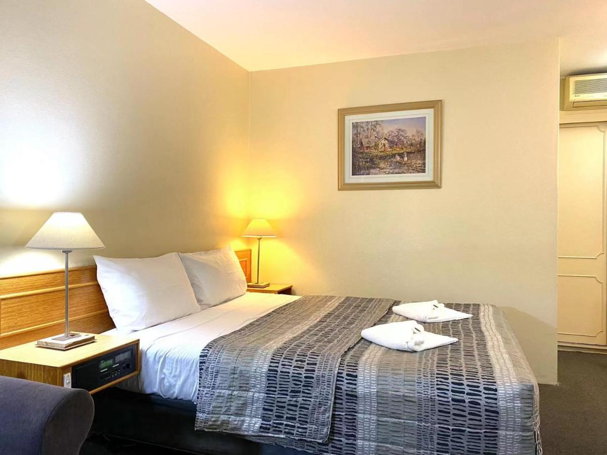 Gateway Motor Inn Narrandera Esterno foto