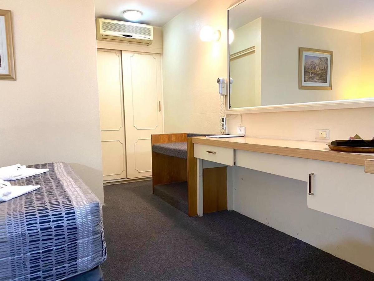 Gateway Motor Inn Narrandera Esterno foto